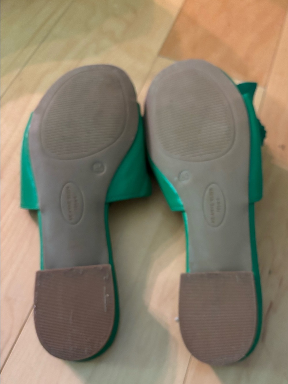 Green Anne Klein floral flat sandals size 8.5 - Picture 3 of 3